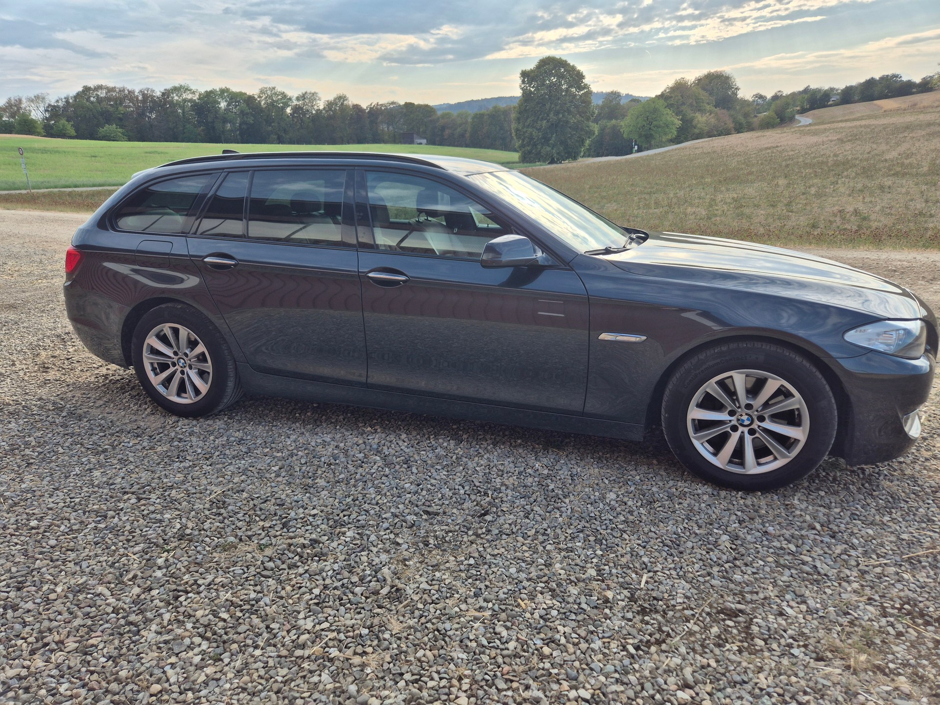 BMW 528i xDrive Touring Steptronic-image-1