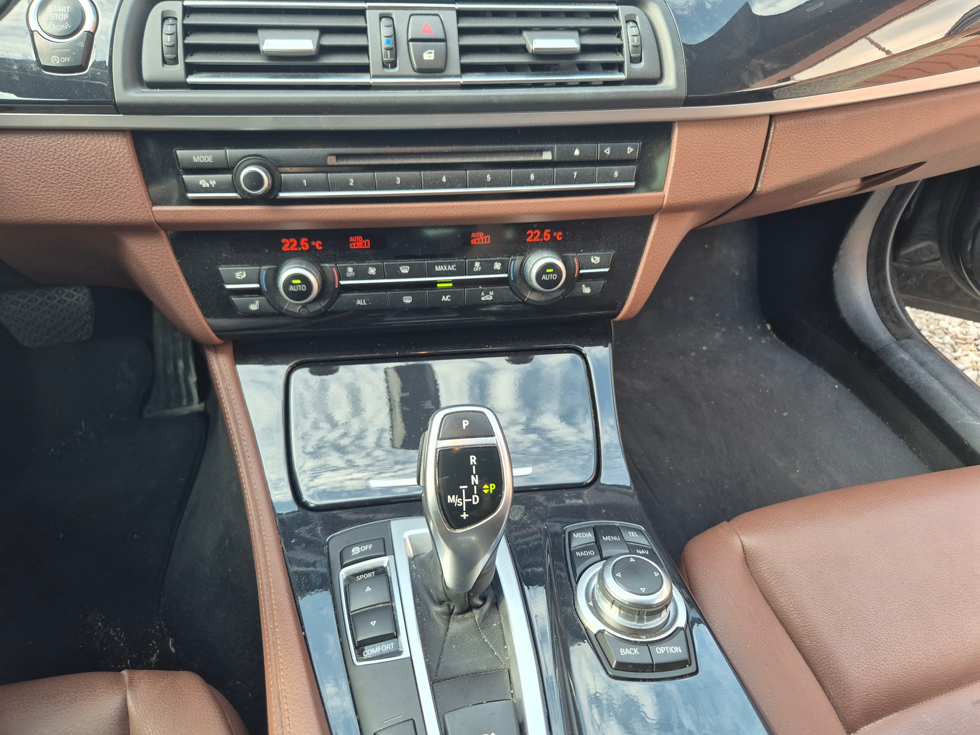 BMW 528i xDrive Touring Steptronic-image-9
