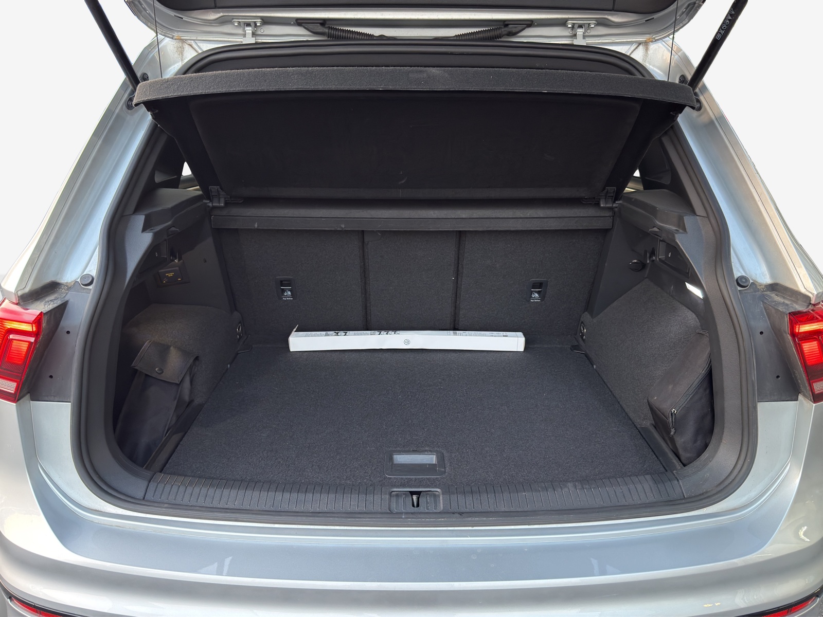 VW Tiguan 2.0TSI R-Line 4Motion DSG-image-12