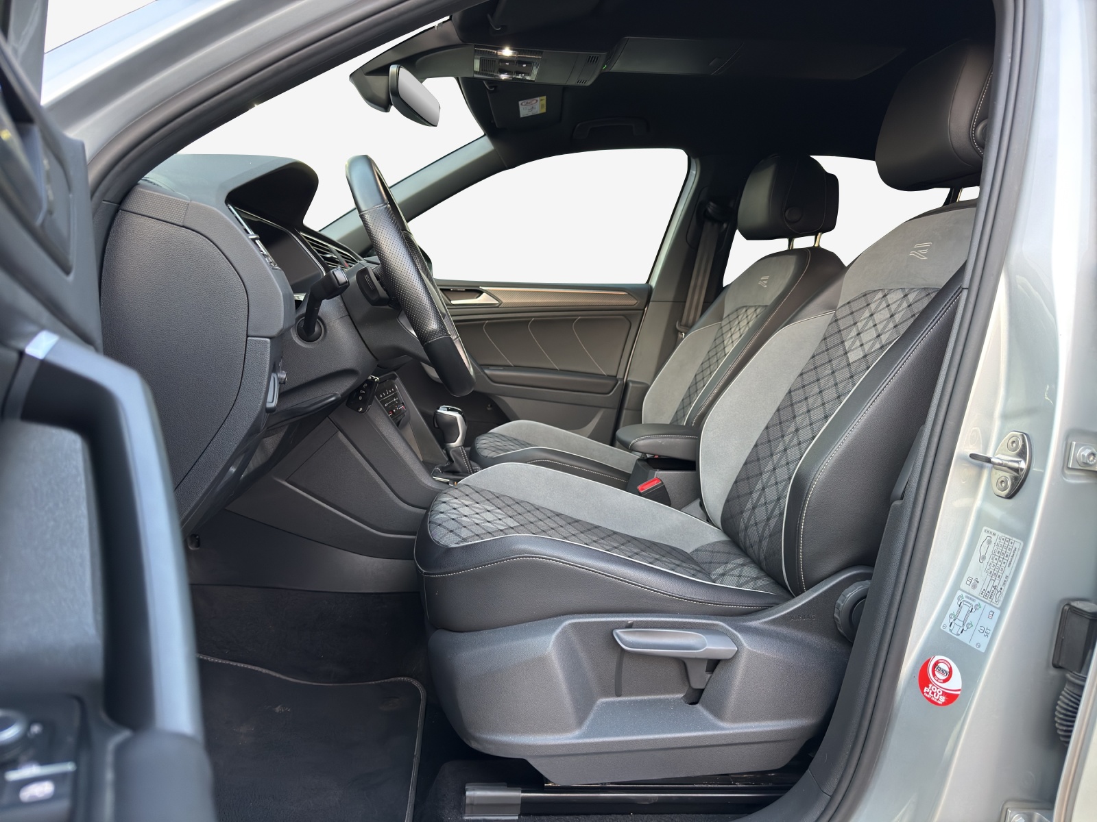 VW Tiguan 2.0TSI R-Line 4Motion DSG-image-7