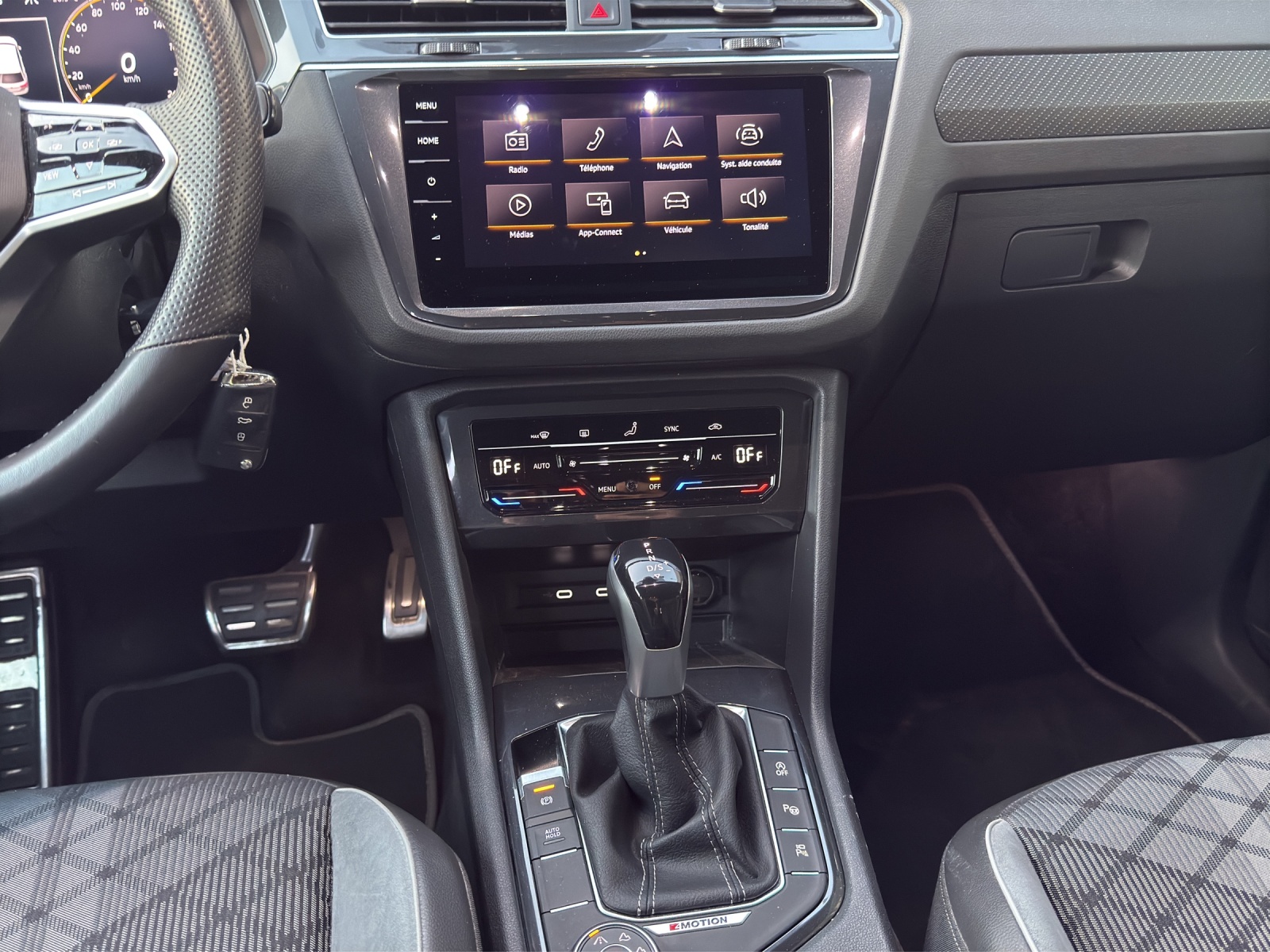 VW Tiguan 2.0TSI R-Line 4Motion DSG-image-10