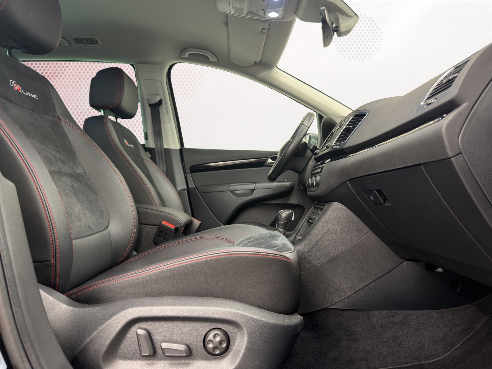 SEAT Alhambra 2.0 TDI 4Drive SWISS FR-image-10