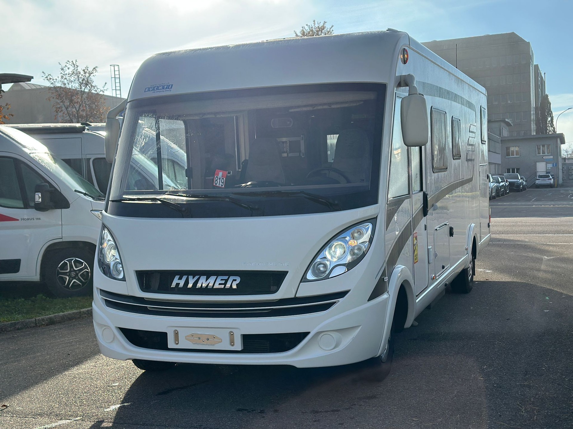 HYMER B 704*** ein absoluter Klassiker unter den vollintegrierten Oberklasse-Wohnmobilen***-image-0