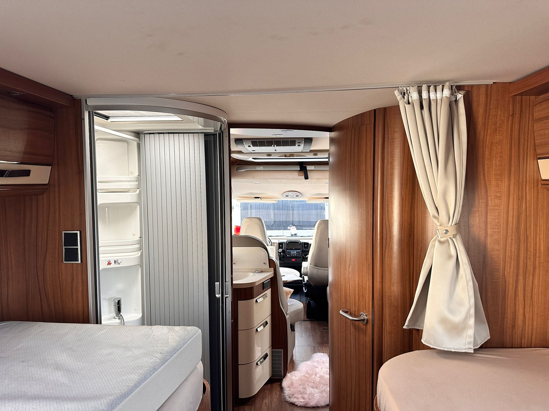 HYMER B 704*** ein absoluter Klassiker unter den vollintegrierten Oberklasse-Wohnmobilen***-image-15
