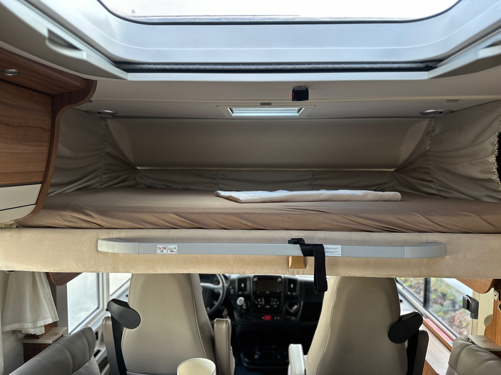 HYMER B 704*** ein absoluter Klassiker unter den vollintegrierten Oberklasse-Wohnmobilen***-image-14