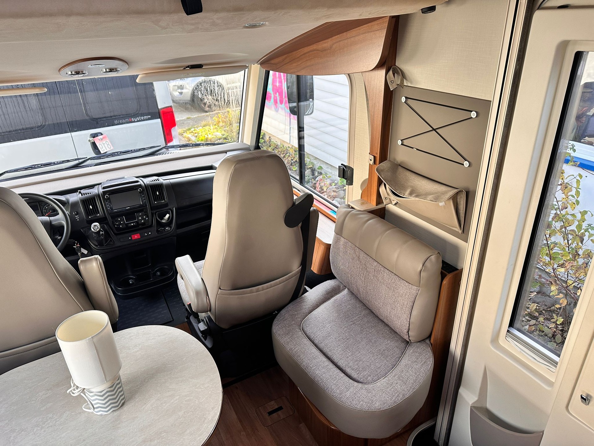 HYMER B 704*** ein absoluter Klassiker unter den vollintegrierten Oberklasse-Wohnmobilen***-image-21