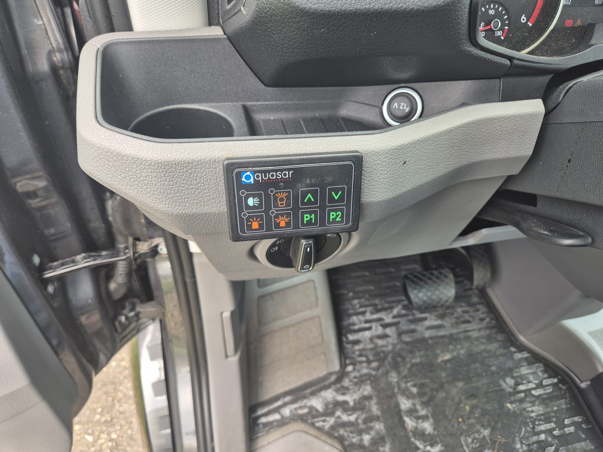 VW TRANSPORTER-image-10