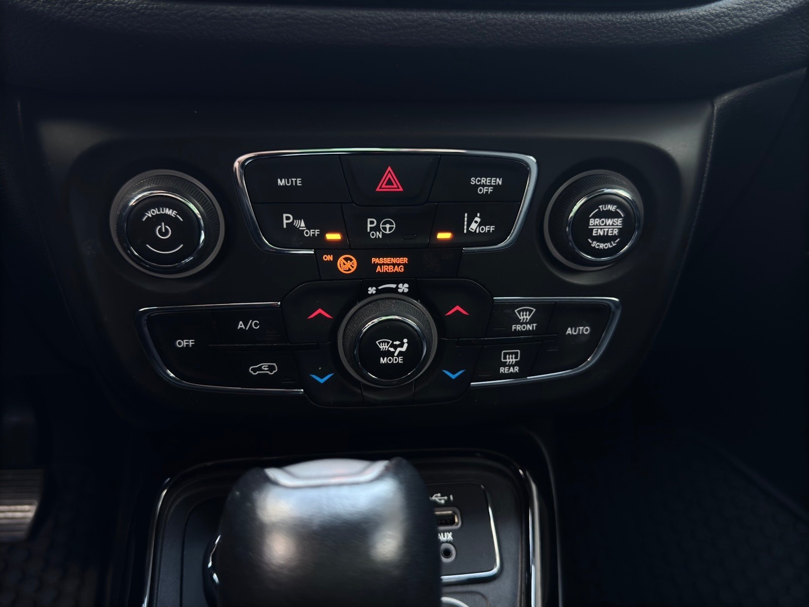 JEEP Compass 1.4 Turbo Limited AWD 9ATX-image-18