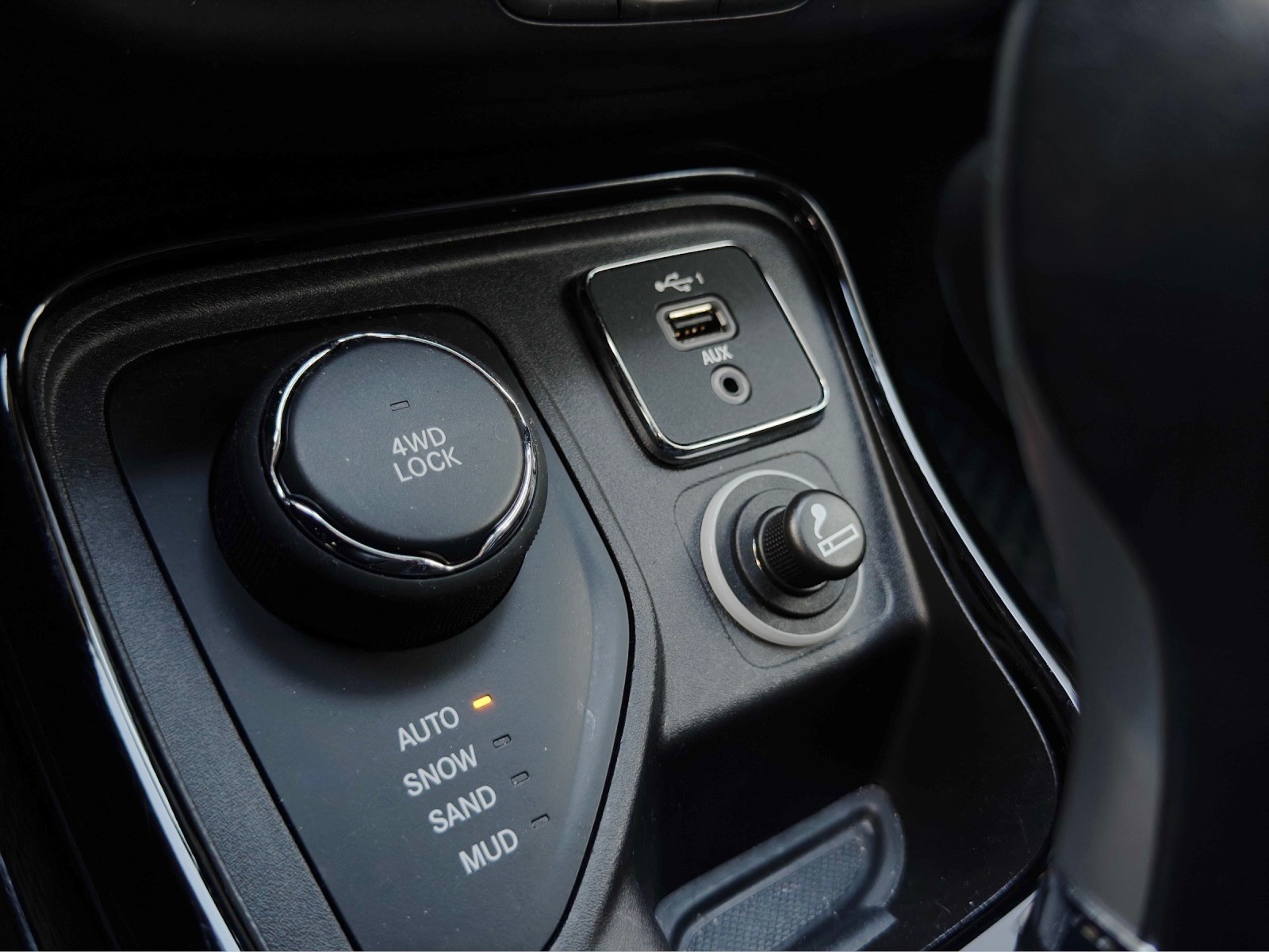 JEEP Compass 1.4 Turbo Limited AWD 9ATX-image-19