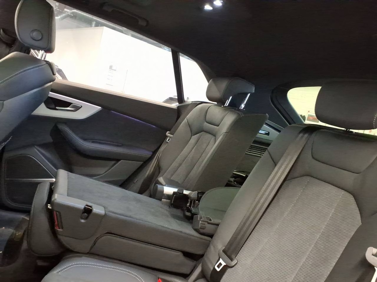 AUDI Q8 SUV TFSI e quattro 290 kW *Np.154'220.-,23"Alu,Panodach,5-Jahre Garantie*-image-3