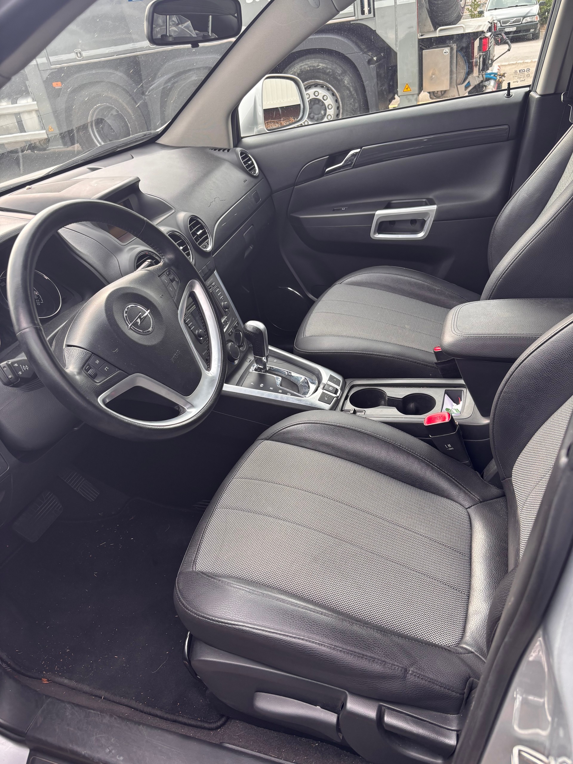 OPEL Antara 2.2 CDTi Cosmo 4WD Automatic-image-8