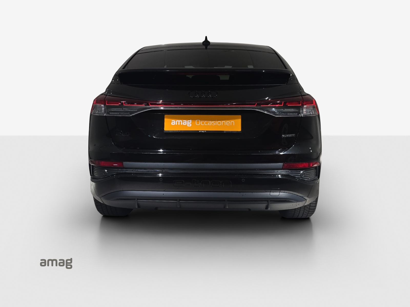 AUDI Q4 Sportback e-tron 50 quattro-showroom-element-3