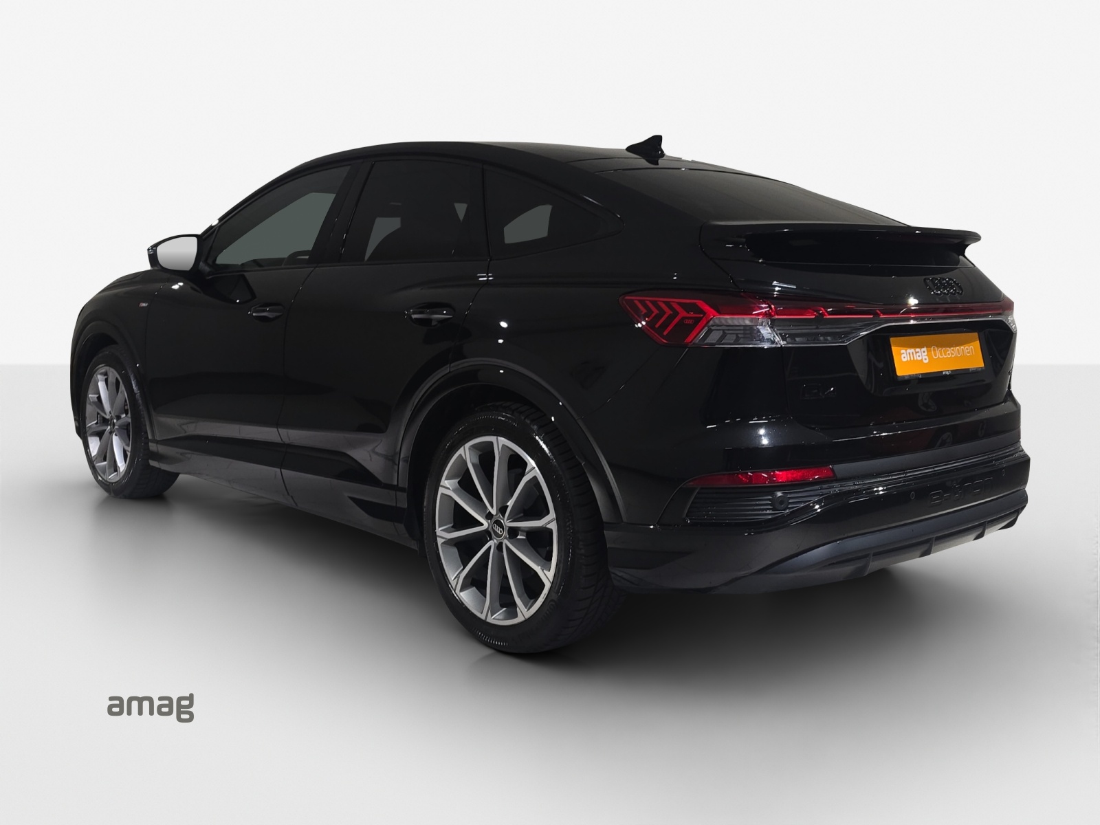 AUDI Q4 Sportback e-tron 50 quattro-showroom-element-2