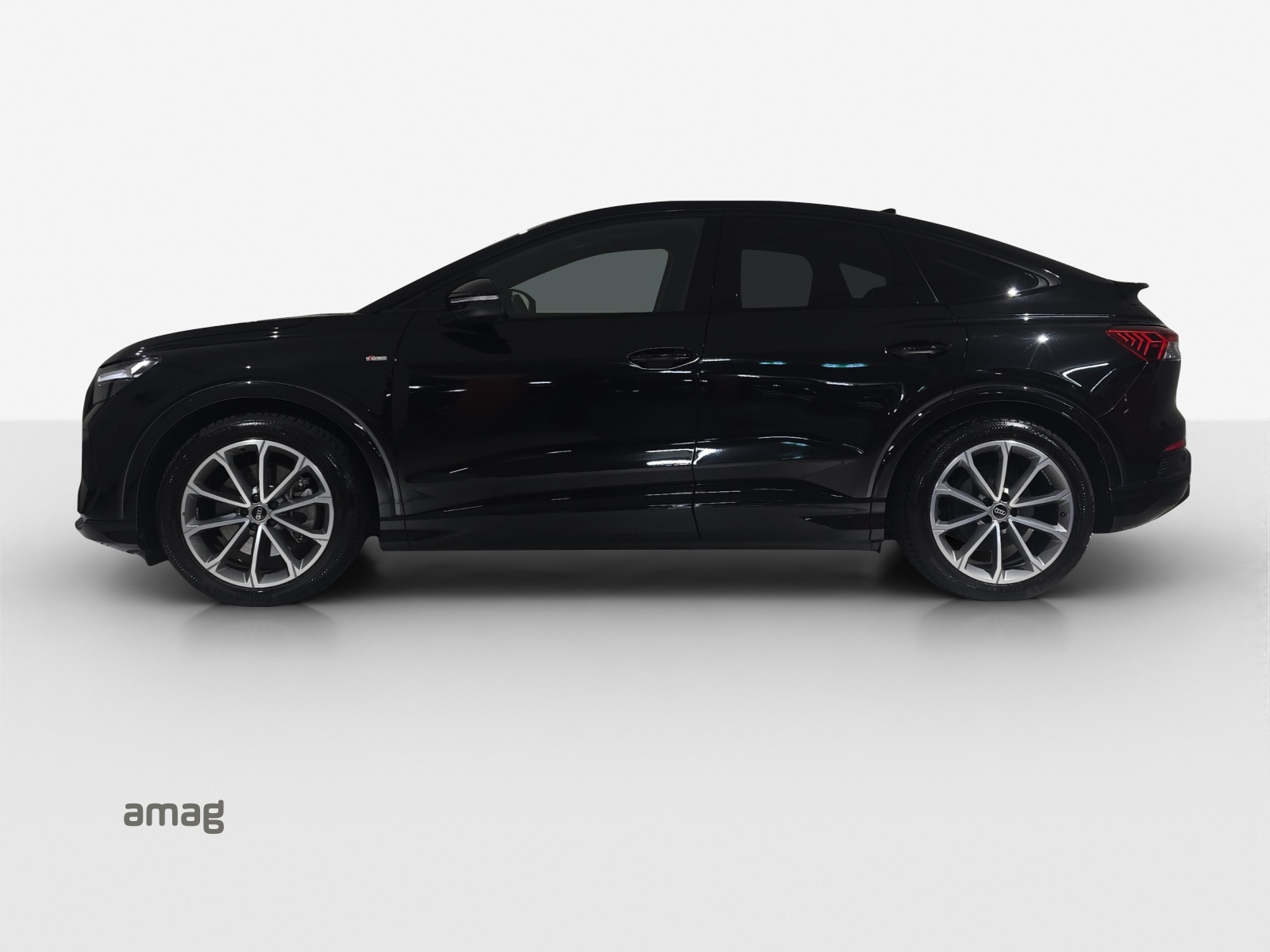 AUDI Q4 Sportback e-tron 50 quattro-image-1