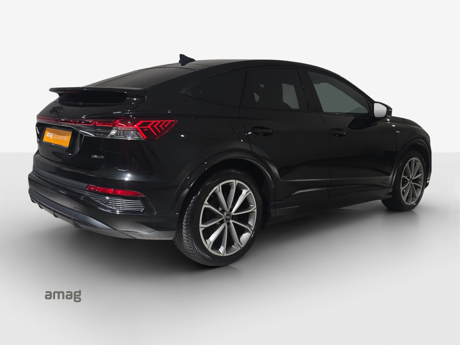 AUDI Q4 Sportback e-tron 50 quattro-image-4