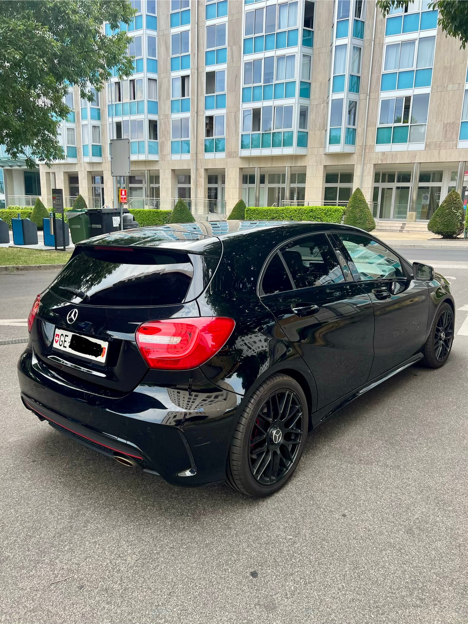 MERCEDES-BENZ A 250 Sport-image-1