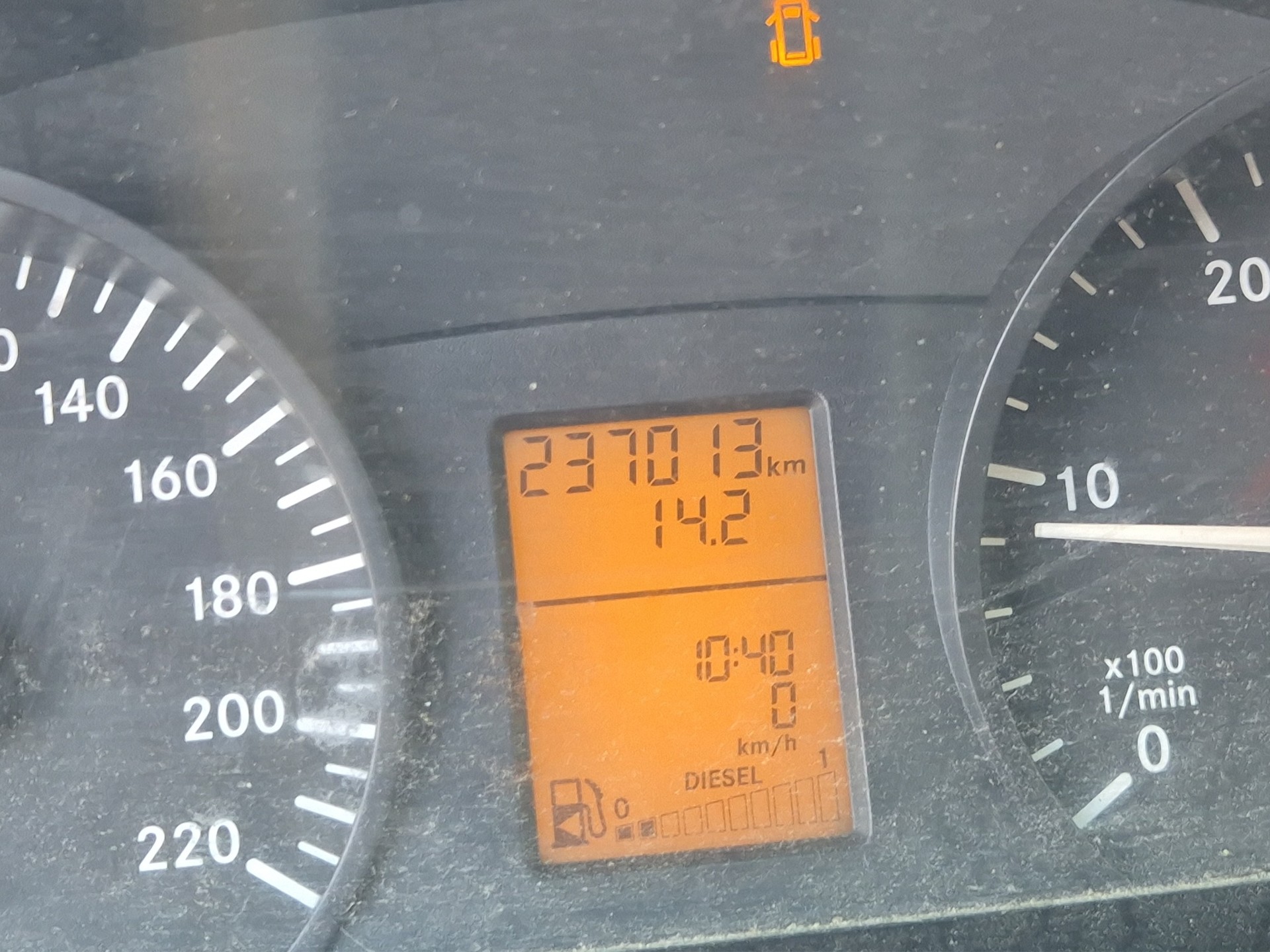 MERCEDES-BENZ Vito 111 CDI-image-12