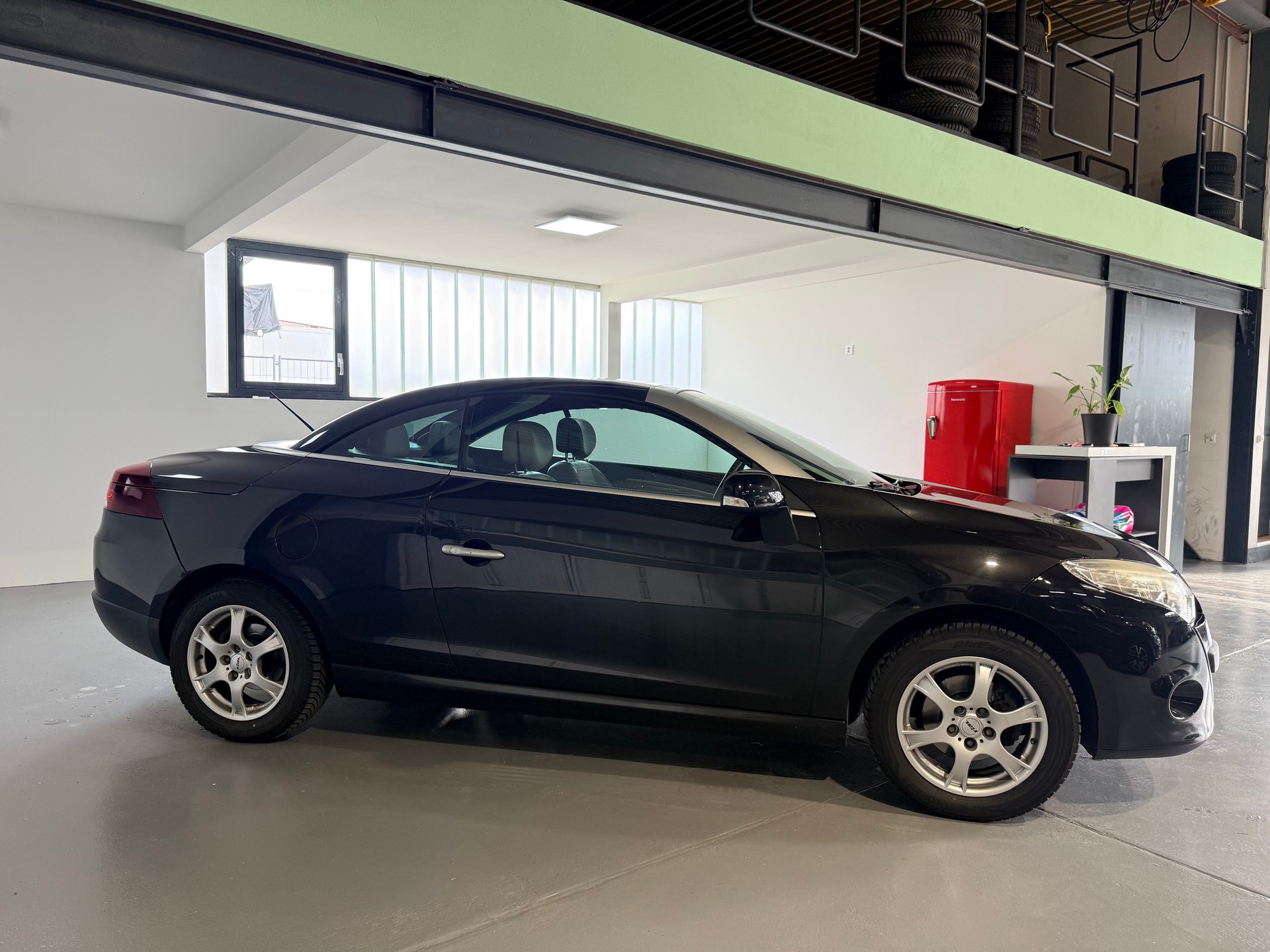 RENAULT Mégane CC 2.0 16V Dynamique CVT-image-2