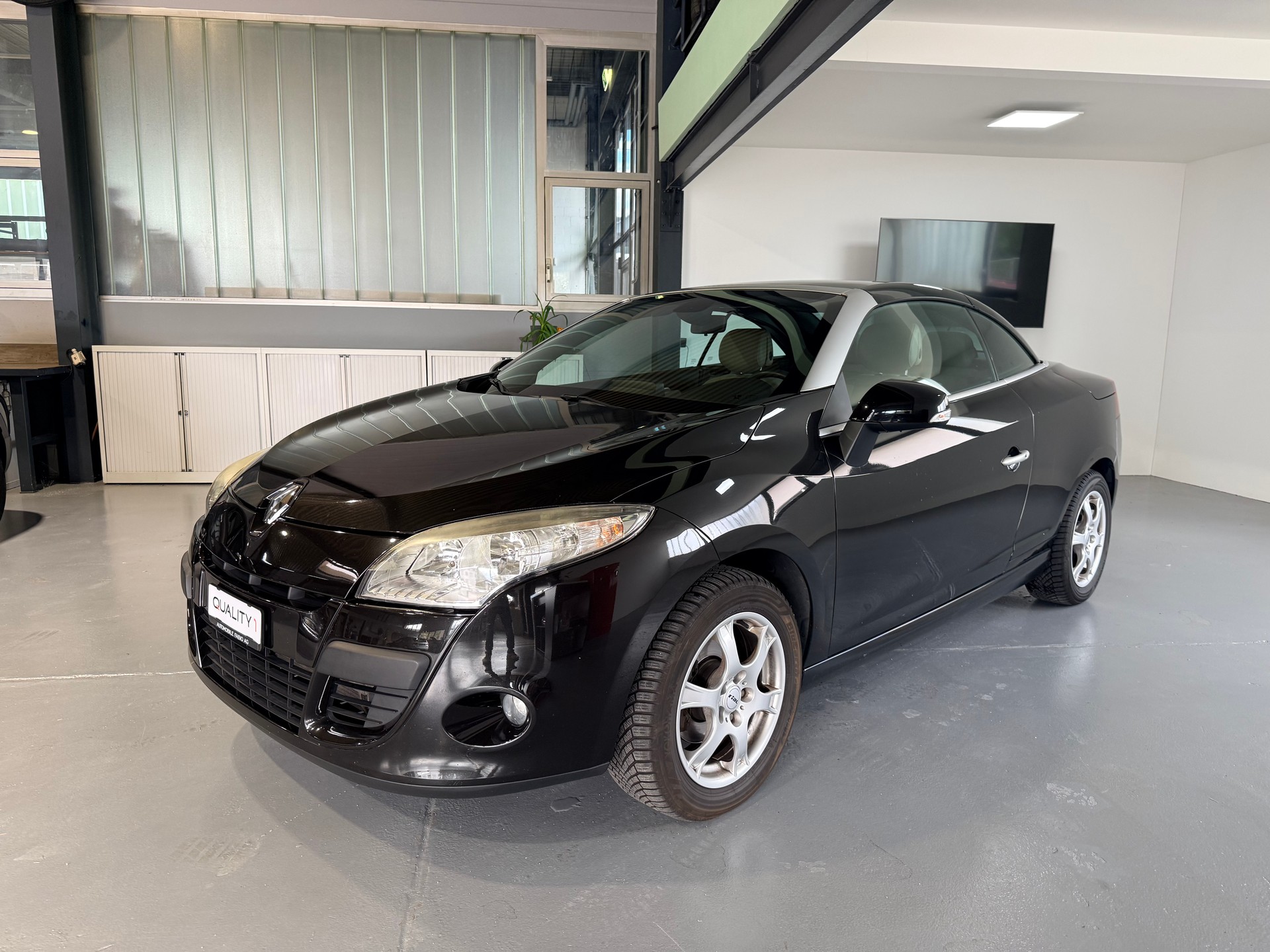 RENAULT Mégane CC 2.0 16V Dynamique CVT-image-3