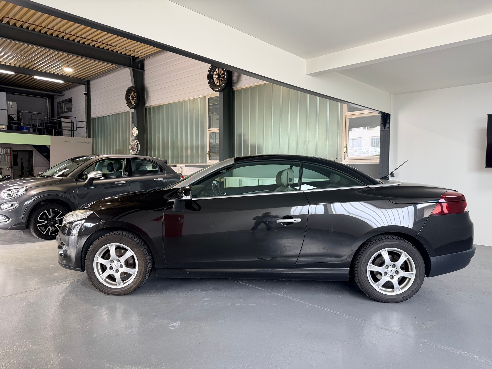 RENAULT Mégane CC 2.0 16V Dynamique CVT-image-4
