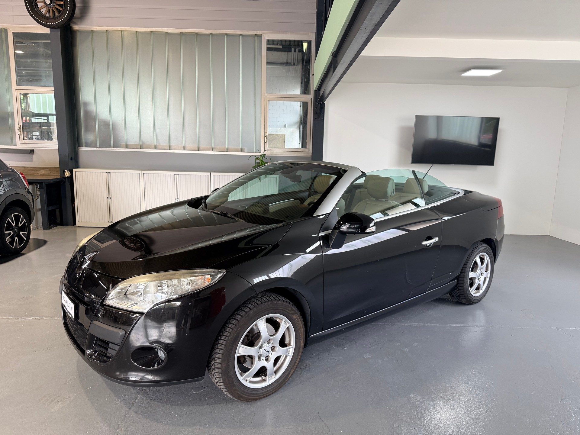 RENAULT Mégane CC 2.0 16V Dynamique CVT-image-7