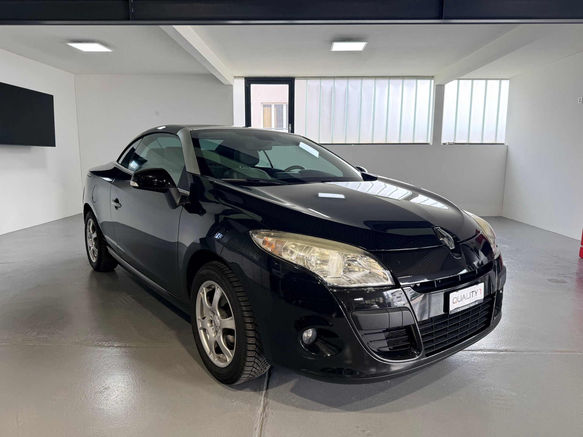 RENAULT Mégane CC 2.0 16V Dynamique CVT-image-1