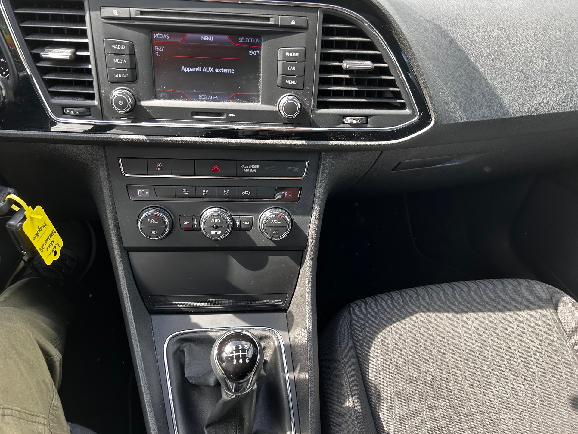 SEAT LEON-image-11