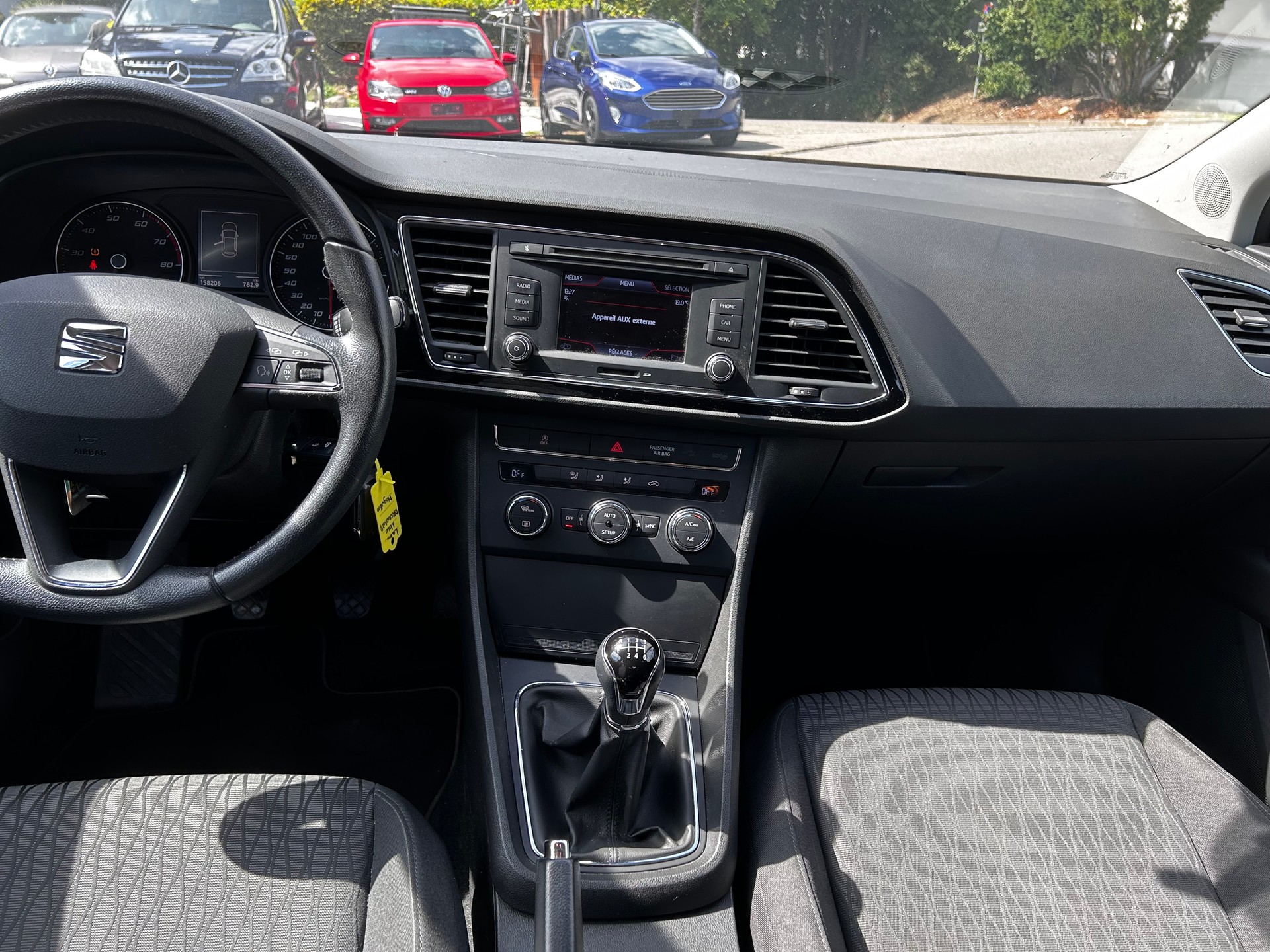 SEAT LEON-image-8