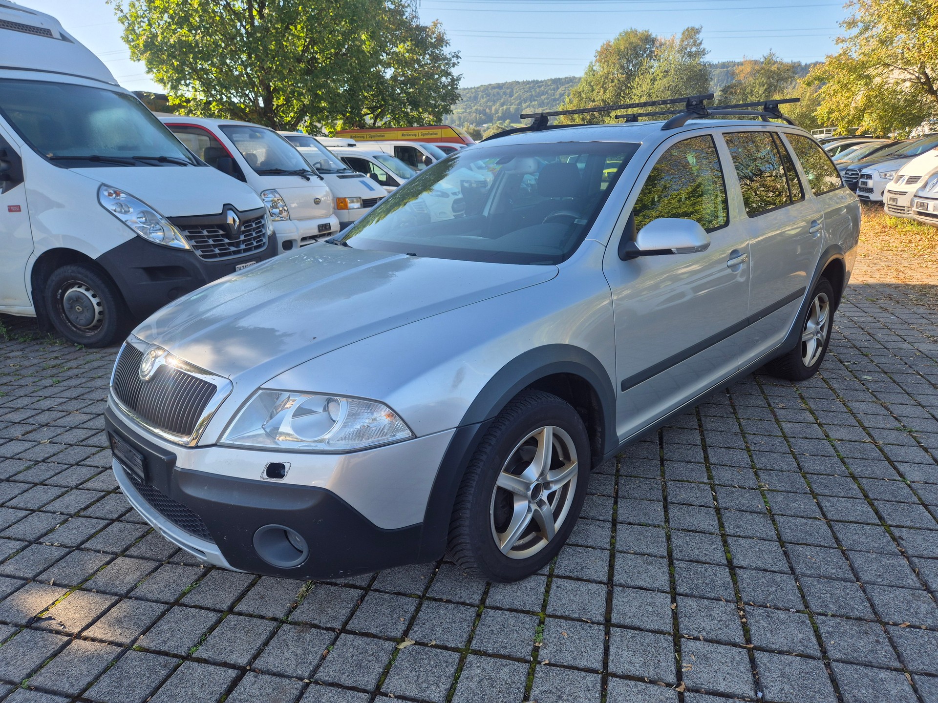 SKODA Octavia Scout 2.0 TDI 4x4-image-1