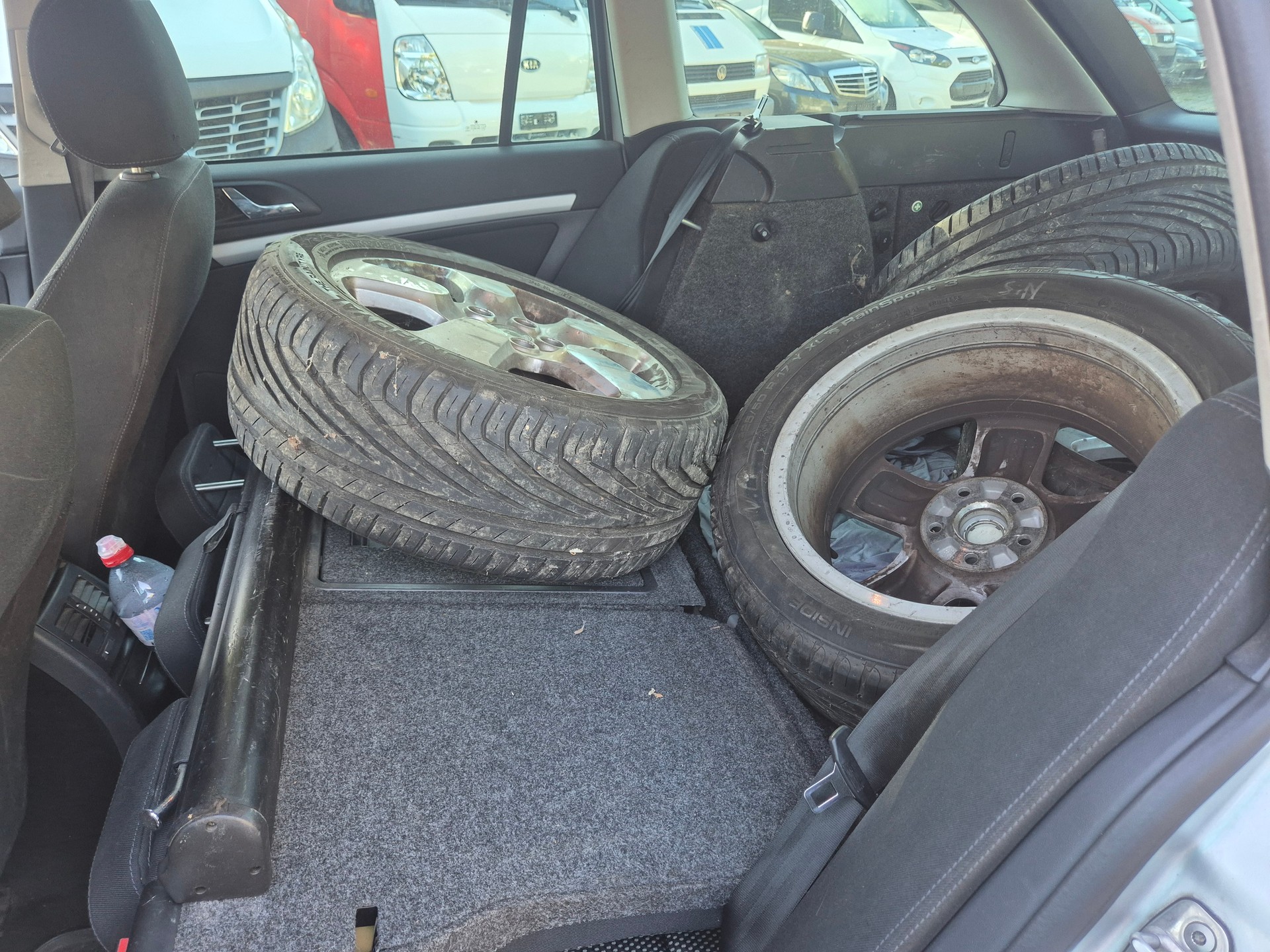 SKODA Octavia Scout 2.0 TDI 4x4-image-11
