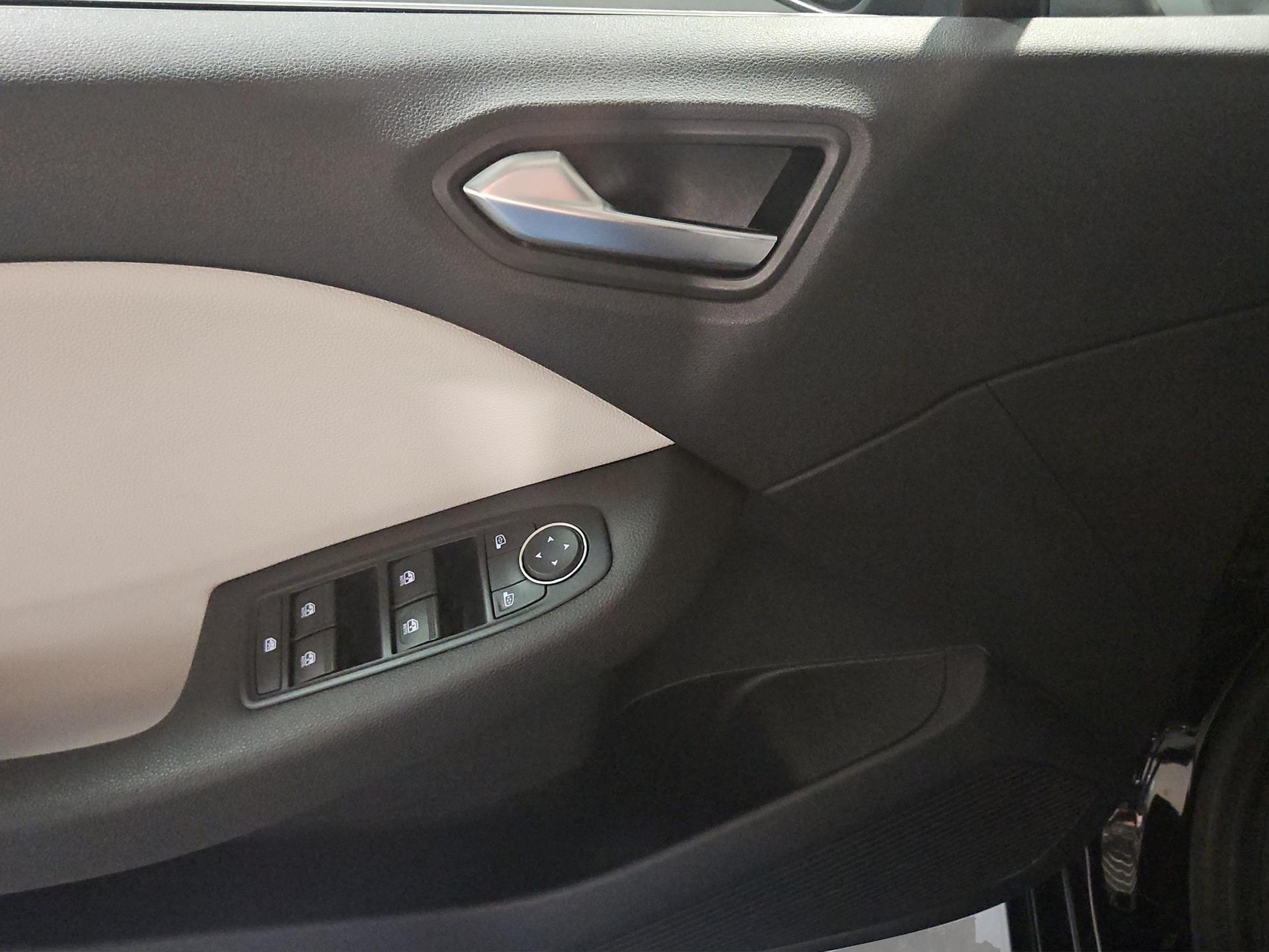 RENAULT Clio 1.3 Techno-image-18