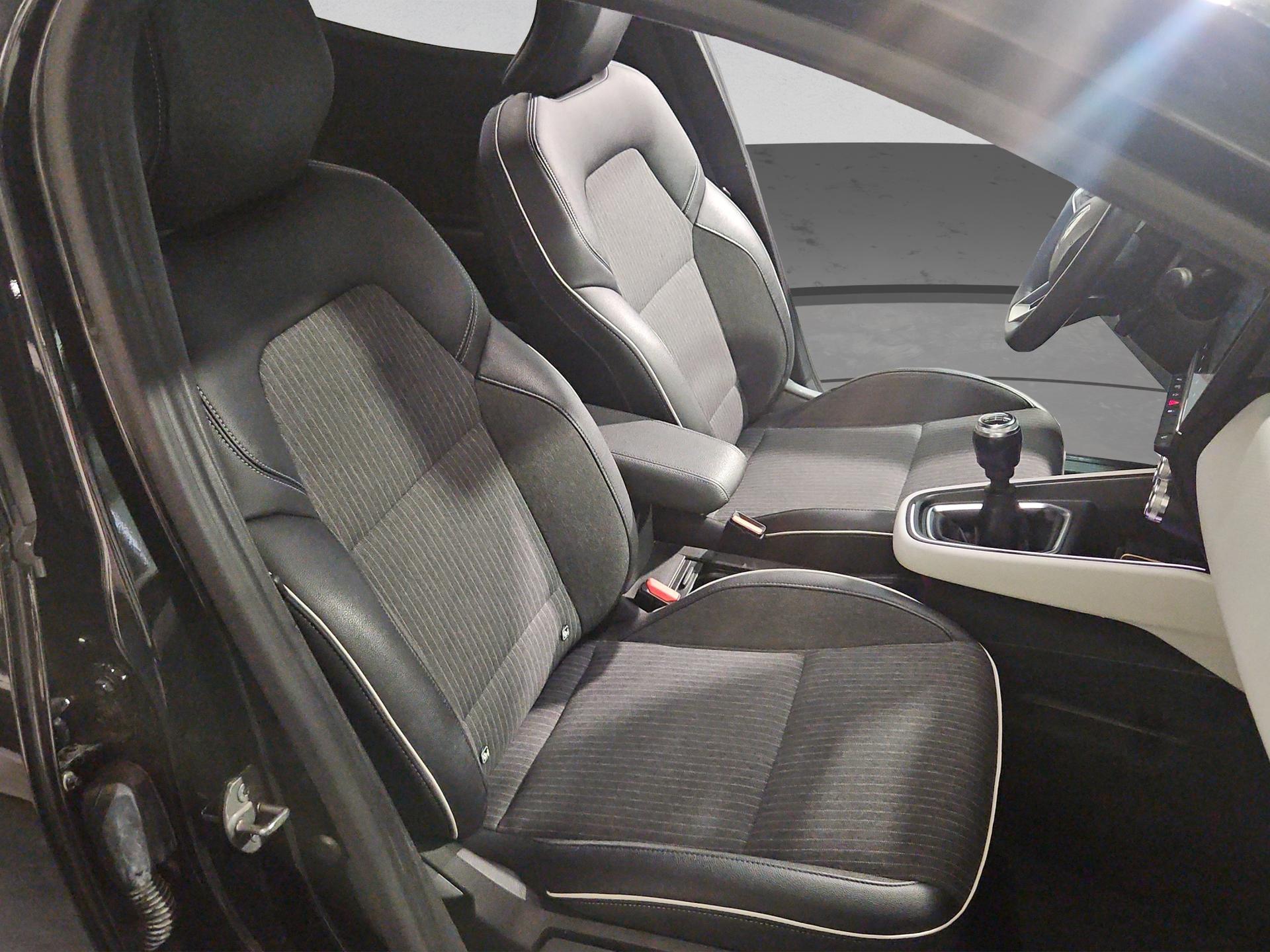 RENAULT Clio 1.3 Techno-image-15