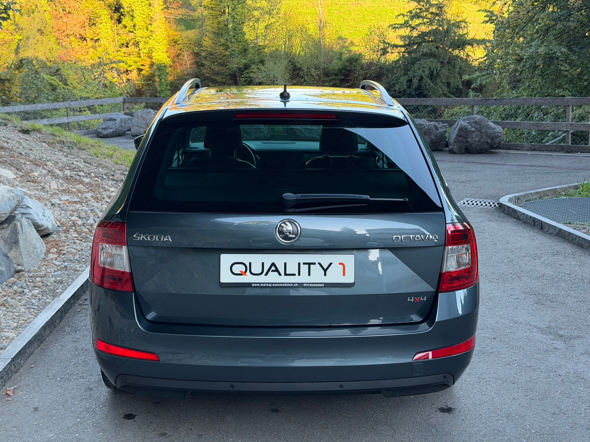 SKODA Octavia Combi 1.8 TSI Ambition 4x4 DSG-image-4