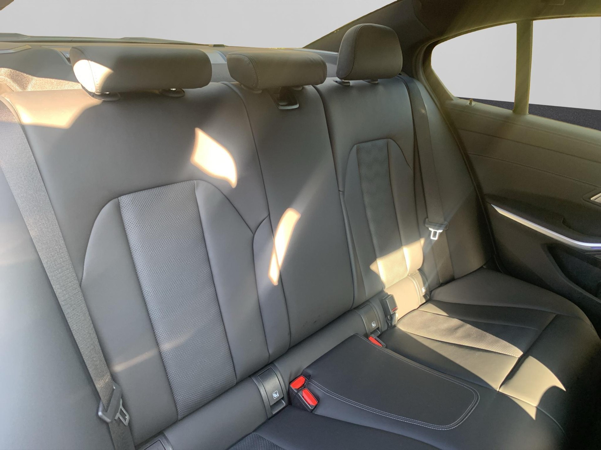 BMW M3 Competition xDrive Limousine / G80-image-16