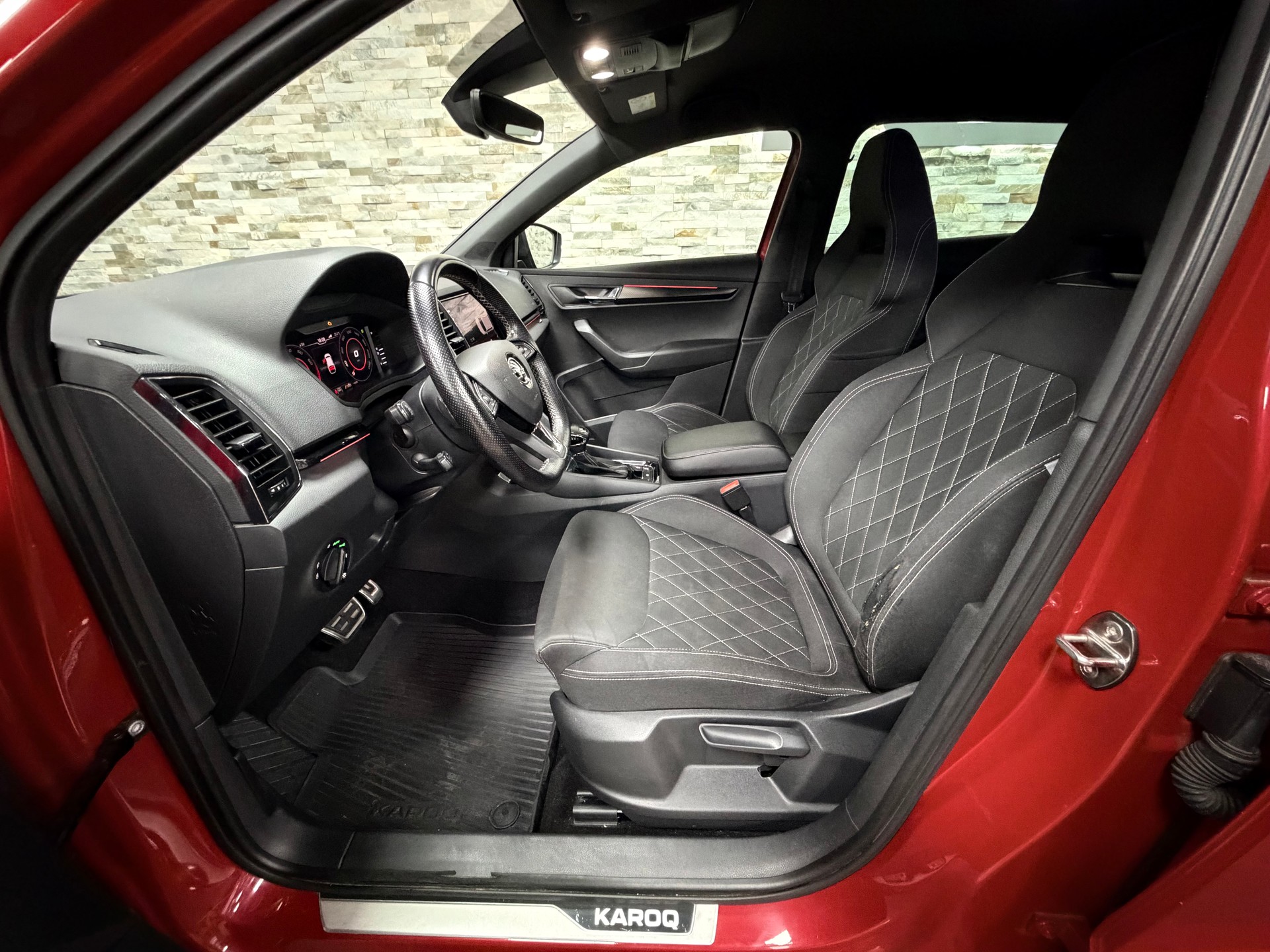 SKODA Karoq 2.0 TSI SportLine 4x4 DSG-image-12