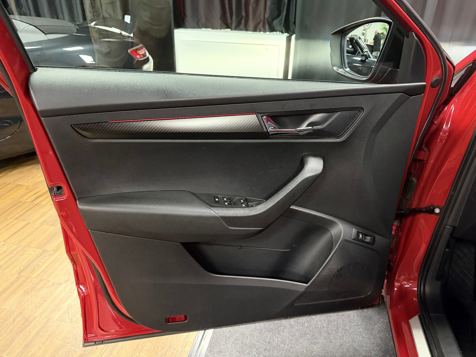 SKODA Karoq 2.0 TSI SportLine 4x4 DSG-image-11