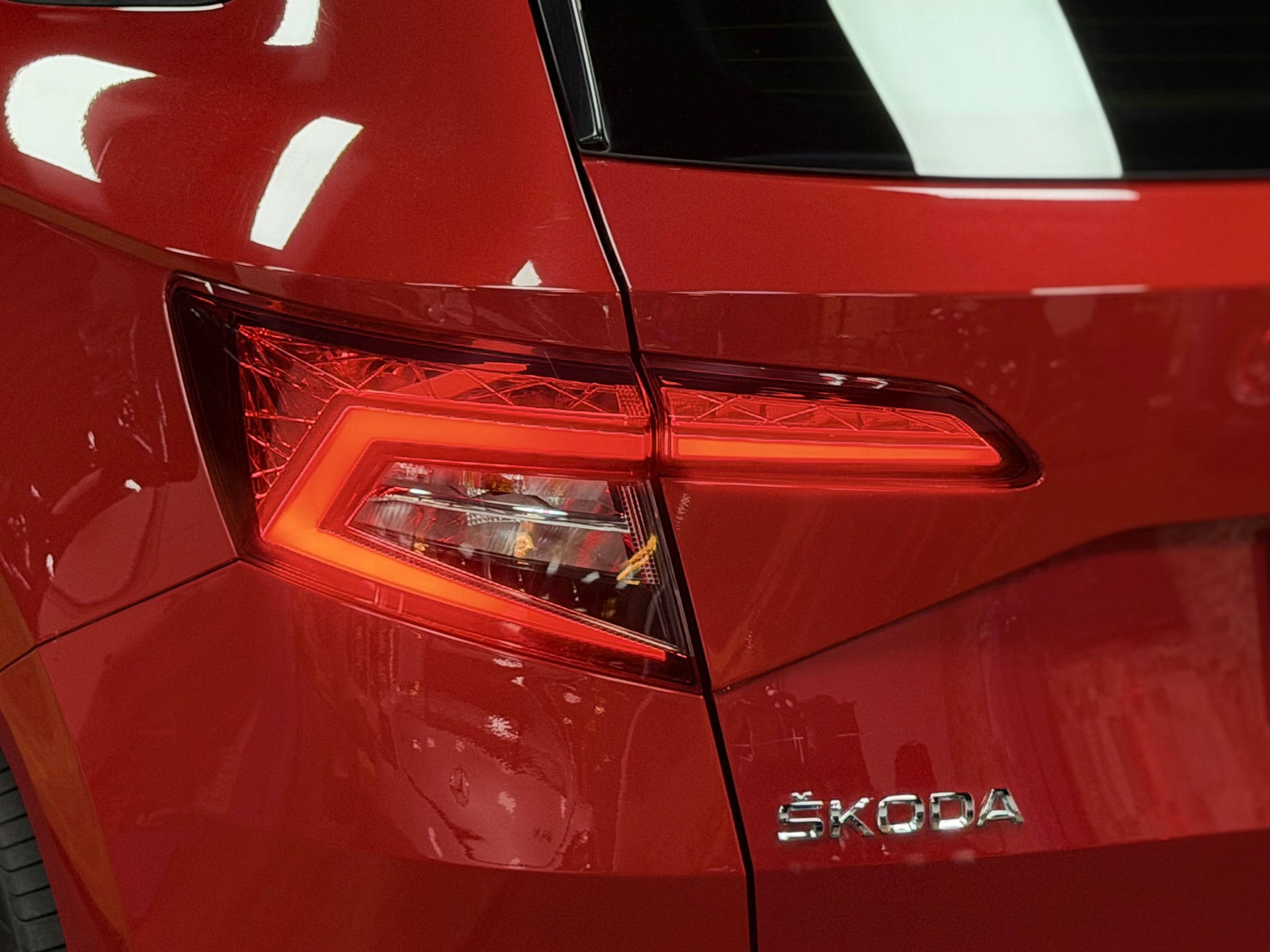 SKODA Karoq 2.0 TSI SportLine 4x4 DSG-image-7
