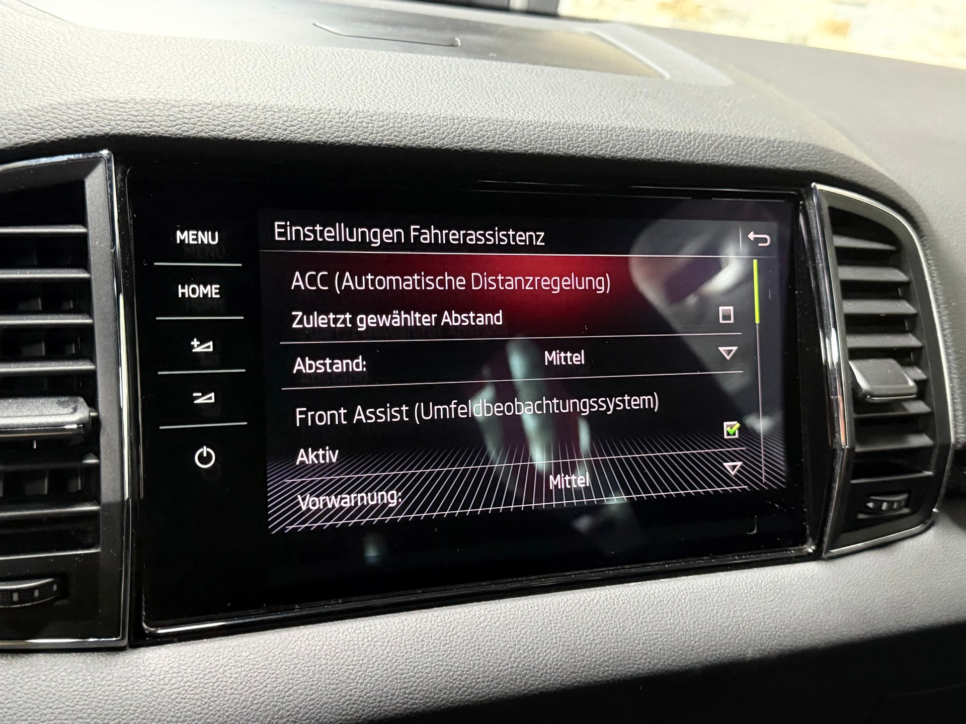 SKODA Karoq 2.0 TSI SportLine 4x4 DSG-image-21