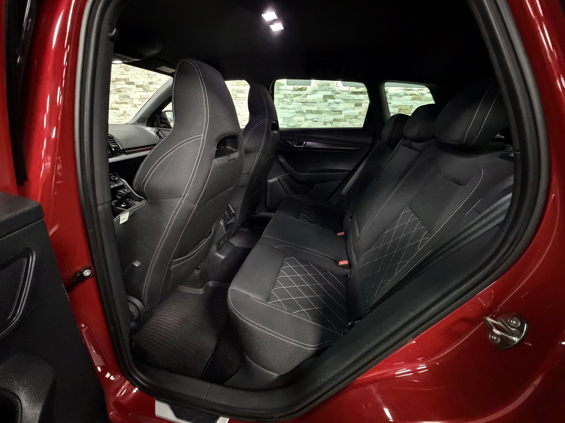 SKODA Karoq 2.0 TSI SportLine 4x4 DSG-image-26