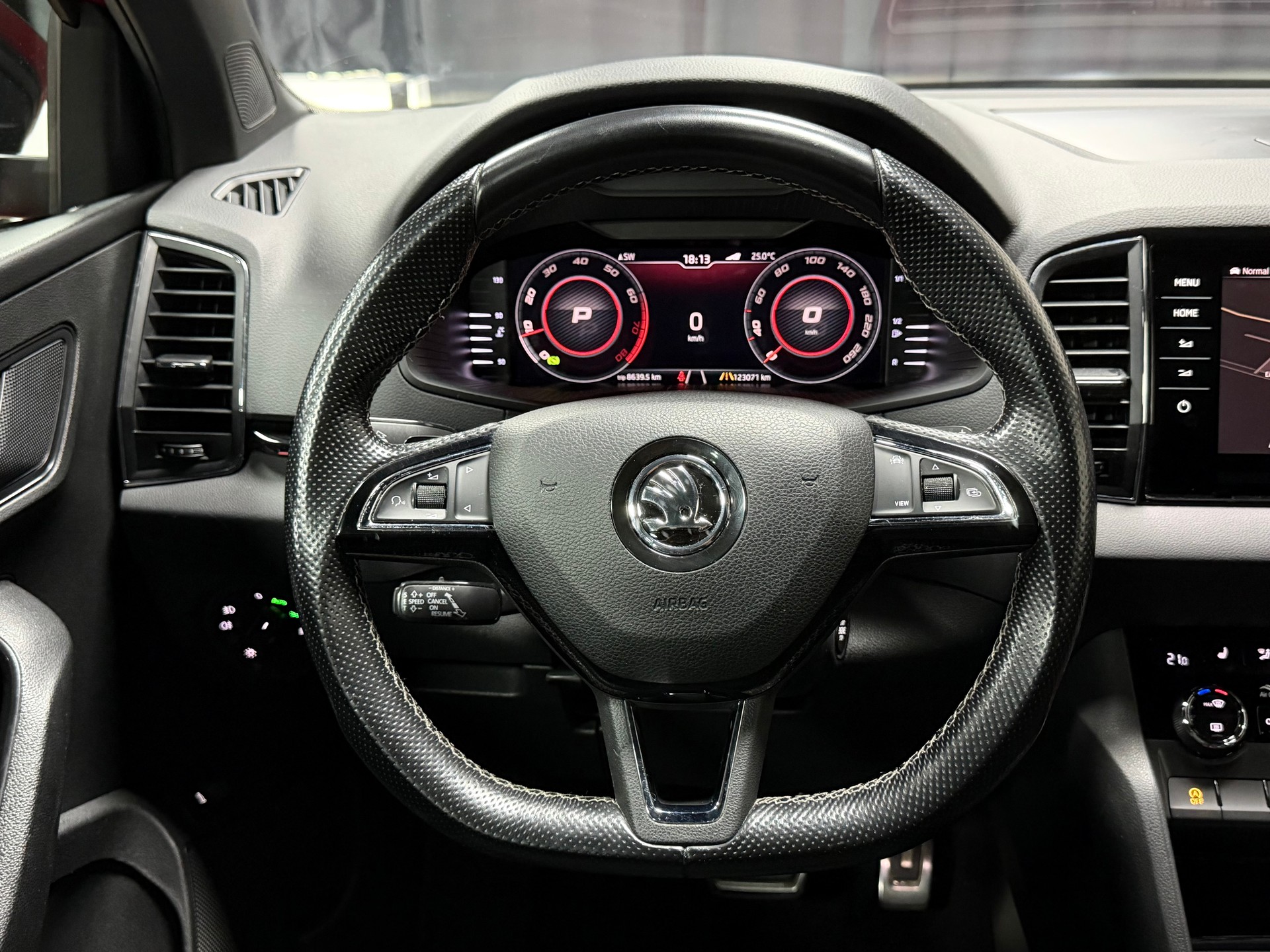 SKODA Karoq 2.0 TSI SportLine 4x4 DSG-image-15