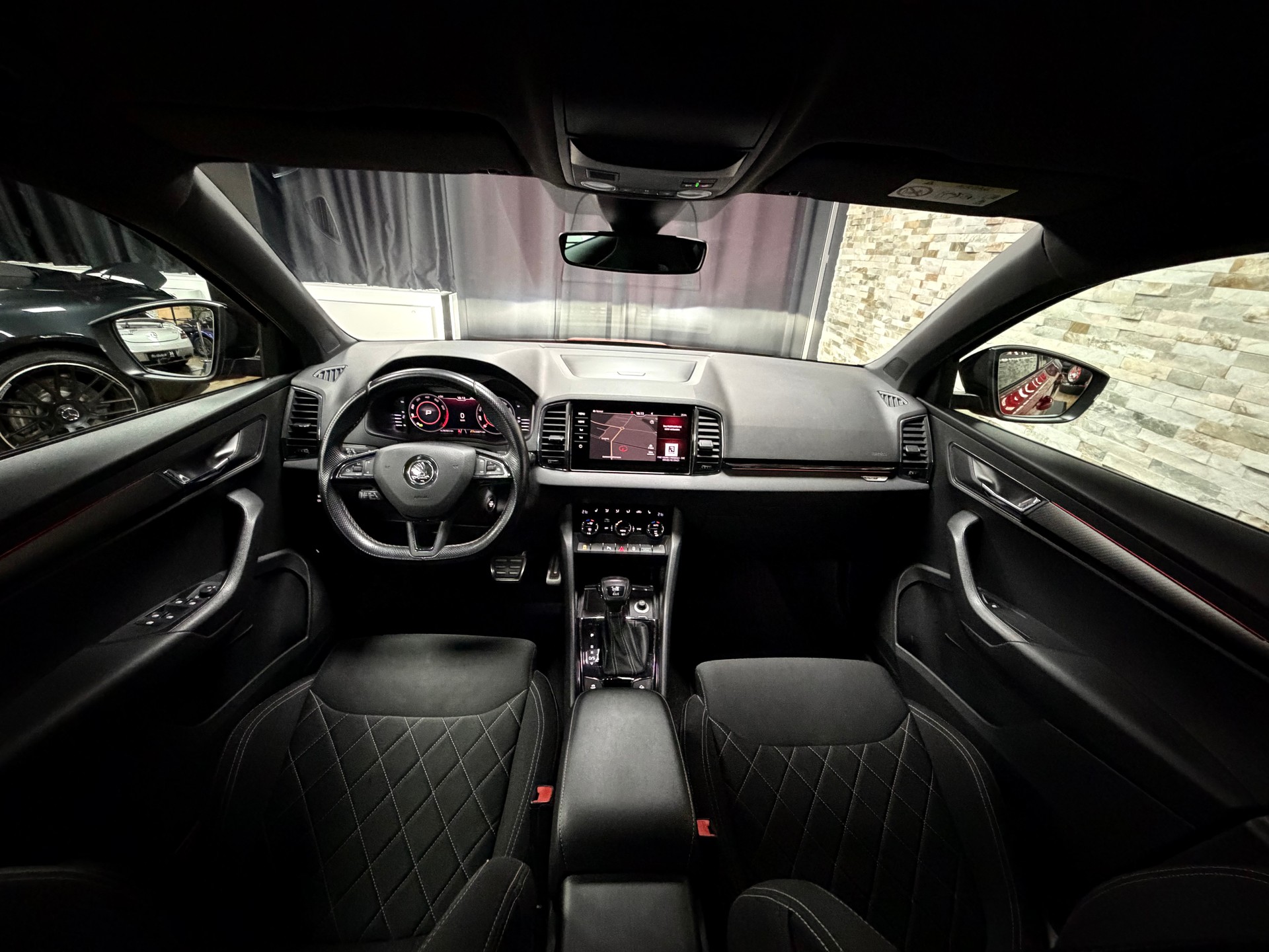 SKODA Karoq 2.0 TSI SportLine 4x4 DSG-image-27
