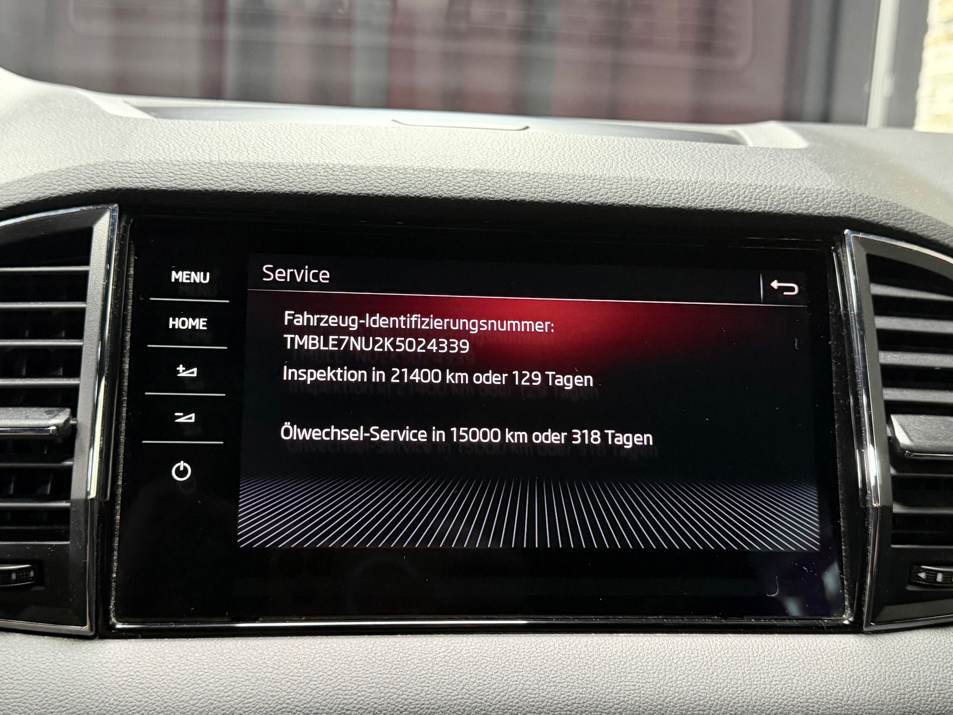 SKODA Karoq 2.0 TSI SportLine 4x4 DSG-image-25