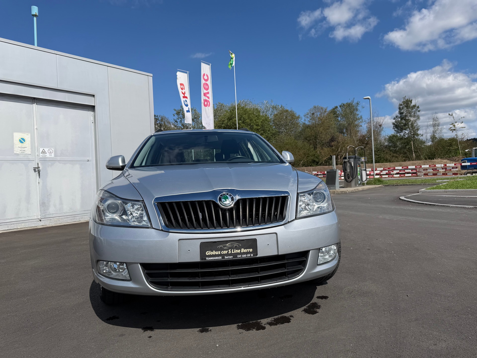 SKODA Octavia Combi 1.8 TSI Swiss Adventure 4x4-image-1