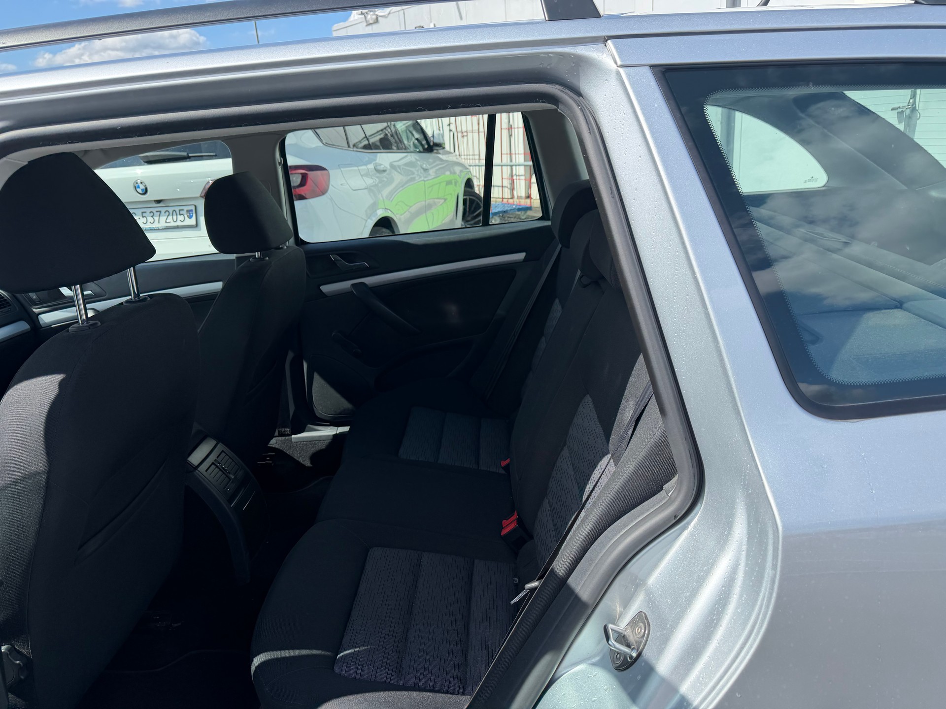 SKODA Octavia Combi 1.8 TSI Swiss Adventure 4x4-image-9