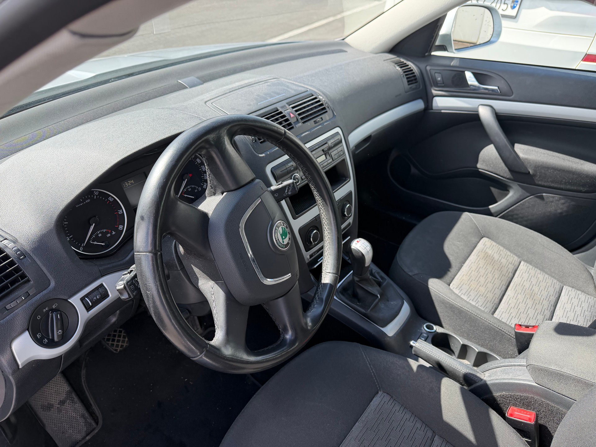 SKODA Octavia Combi 1.8 TSI Swiss Adventure 4x4-image-10