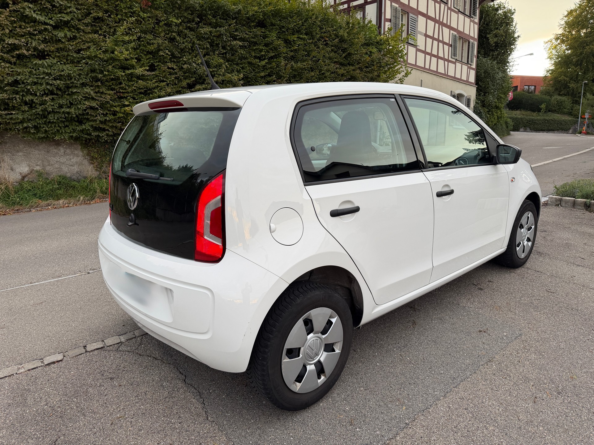 VW 1.0 MPI 60 BMT Take-image-3