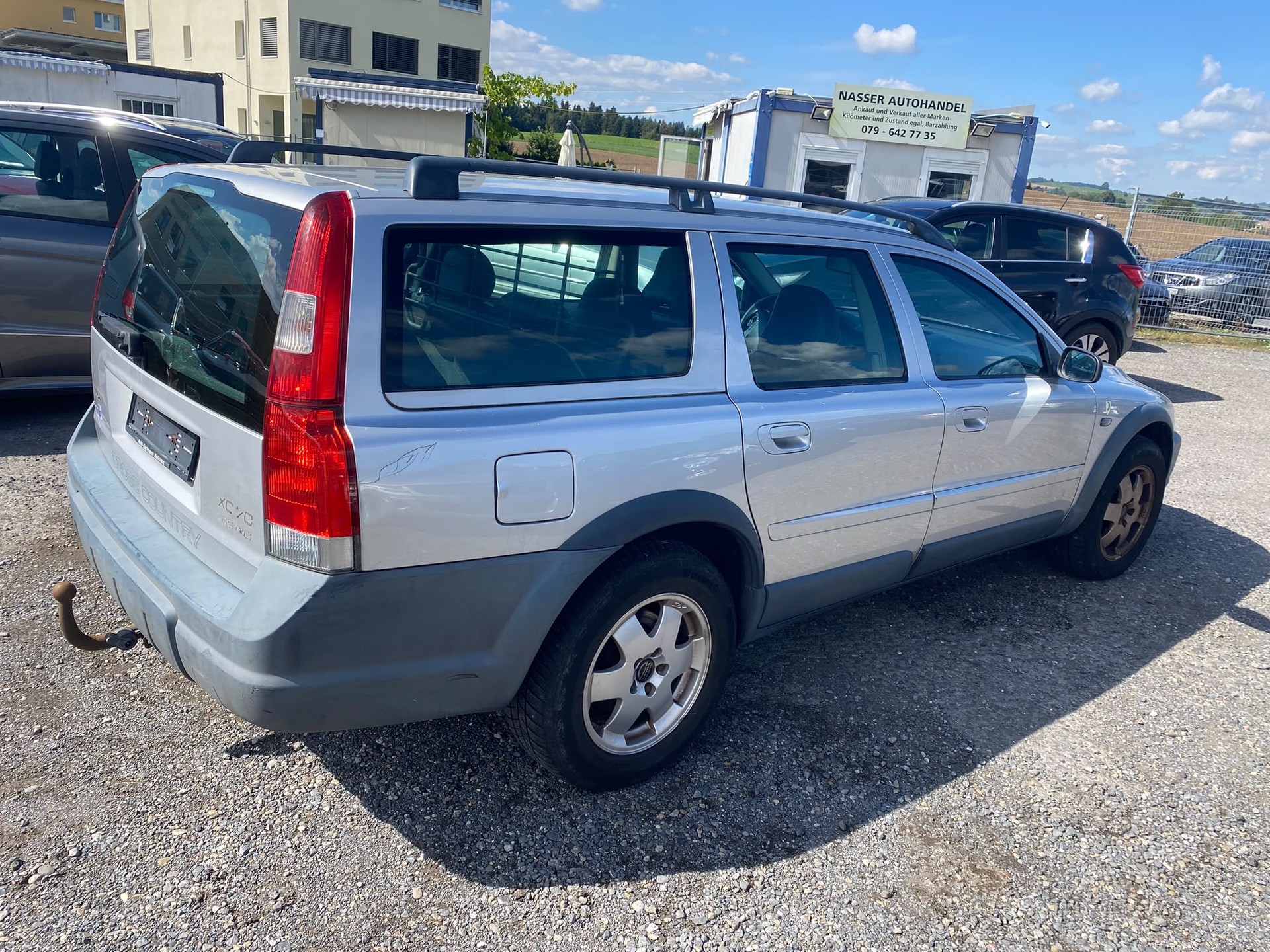 VOLVO XC70 D5 AWD Geartronic-image-4