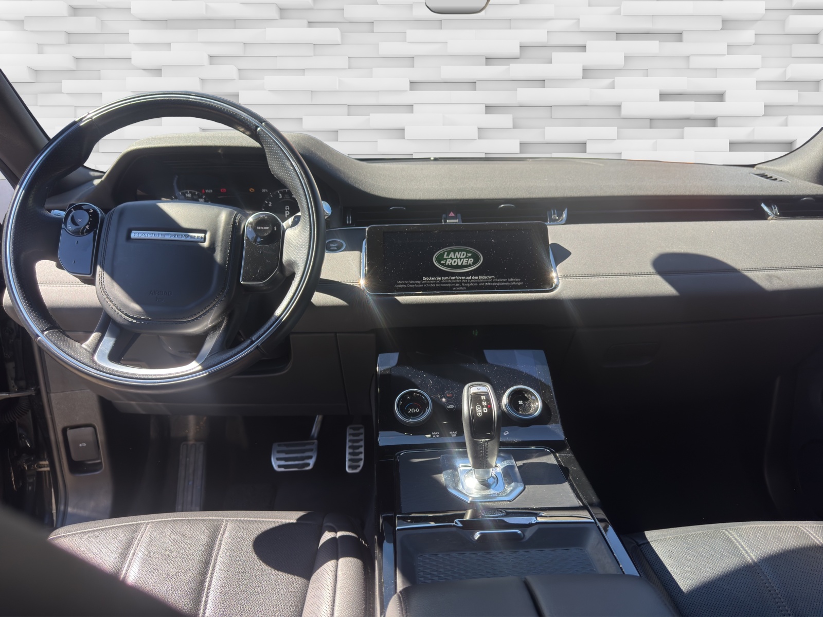 LAND ROVER Range Rover Evoque R-Dyn First Edi P 250 HSE AT9-image-11