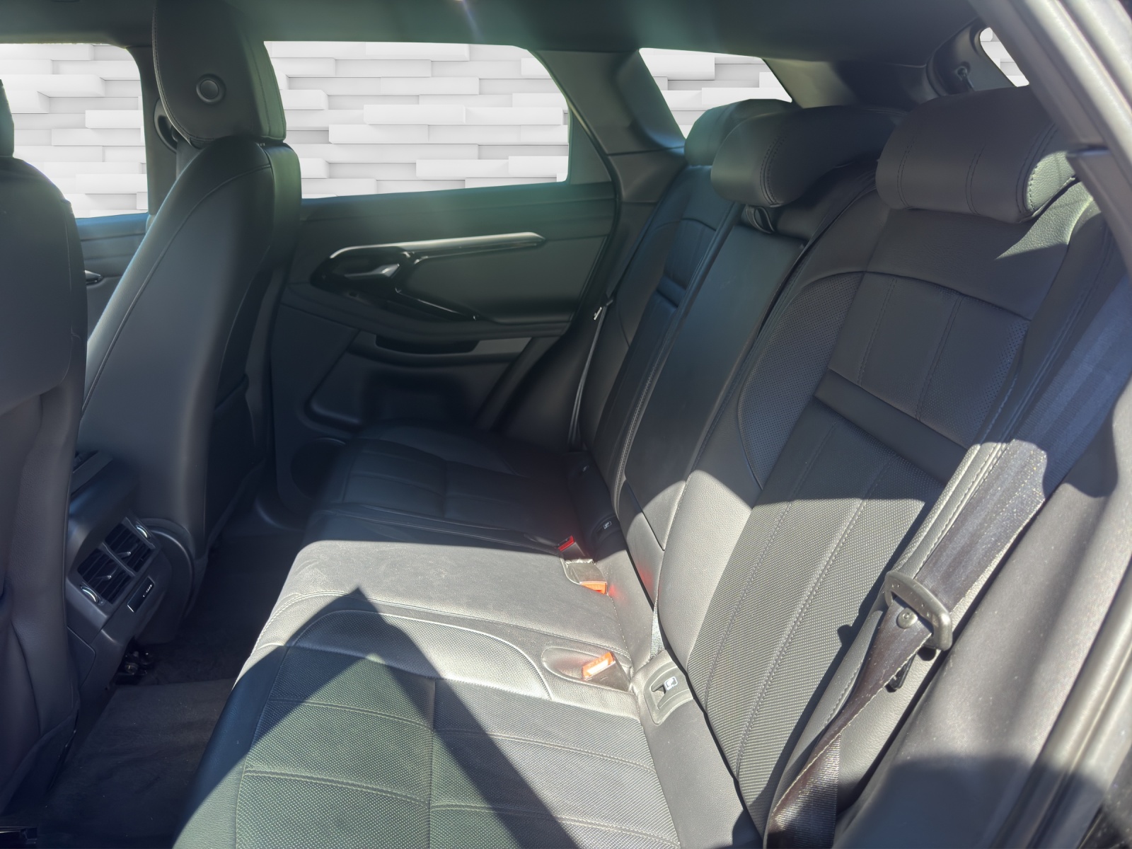 LAND ROVER Range Rover Evoque R-Dyn First Edi P 250 HSE AT9-image-10