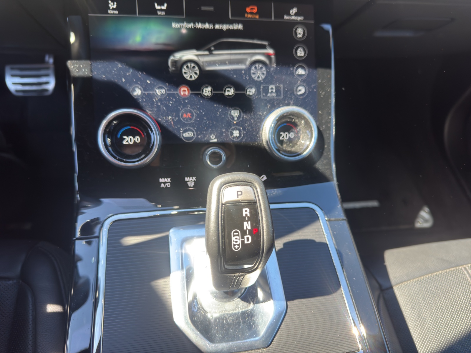 LAND ROVER Range Rover Evoque R-Dyn First Edi P 250 HSE AT9-image-15